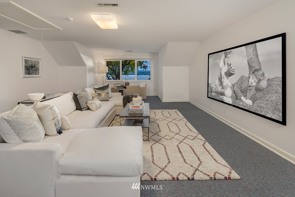 2247 Evergreen Point Road Medina, WA 98039 - Photo 20 of 37