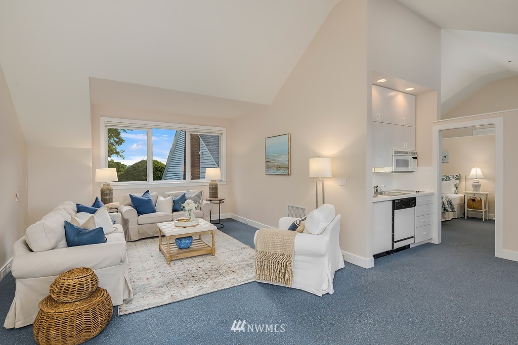 2247 Evergreen Point Road Medina, WA 98039 - Photo 21 of 37