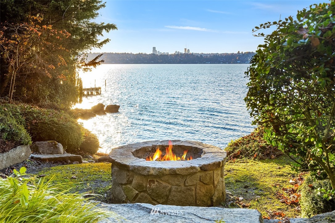 2247 Evergreen Point Road Medina, WA 98039 - Photo 24 of 37