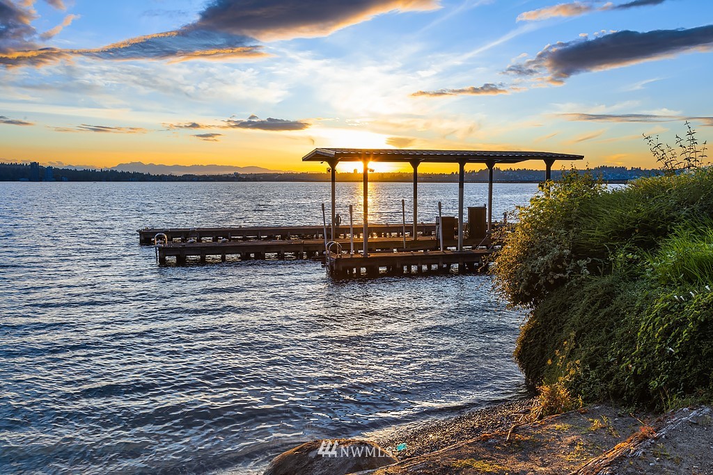 2247 Evergreen Point Road Medina, WA 98039 - Photo 6 of 37