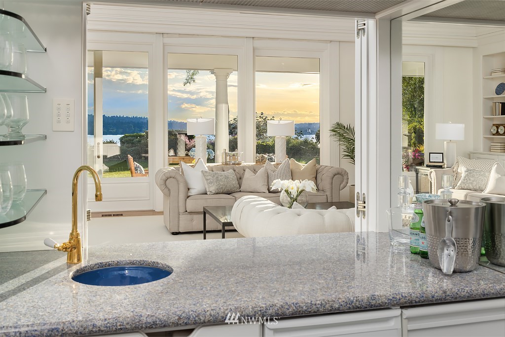 2247 Evergreen Point Road Medina, WA 98039 - Photo 10 of 37