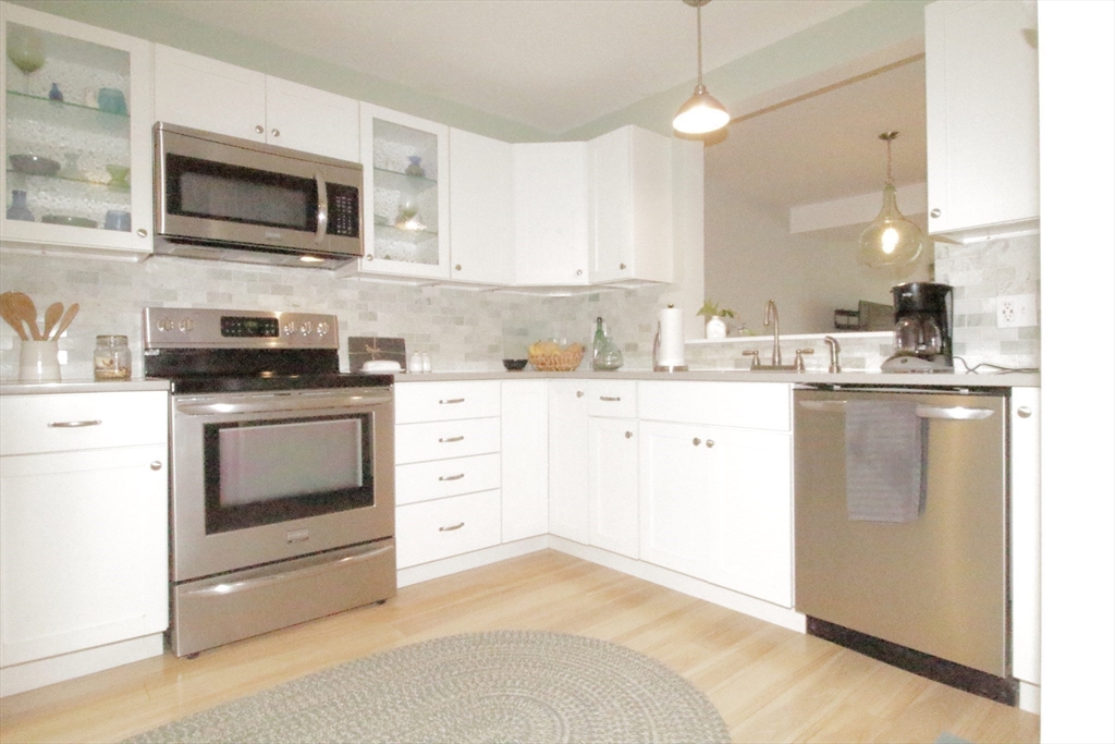 19 Apple Tree Hill Road, Unit 19 Hopkinton, MA 01748 - Photo 2 of 16 Gallery Image 2