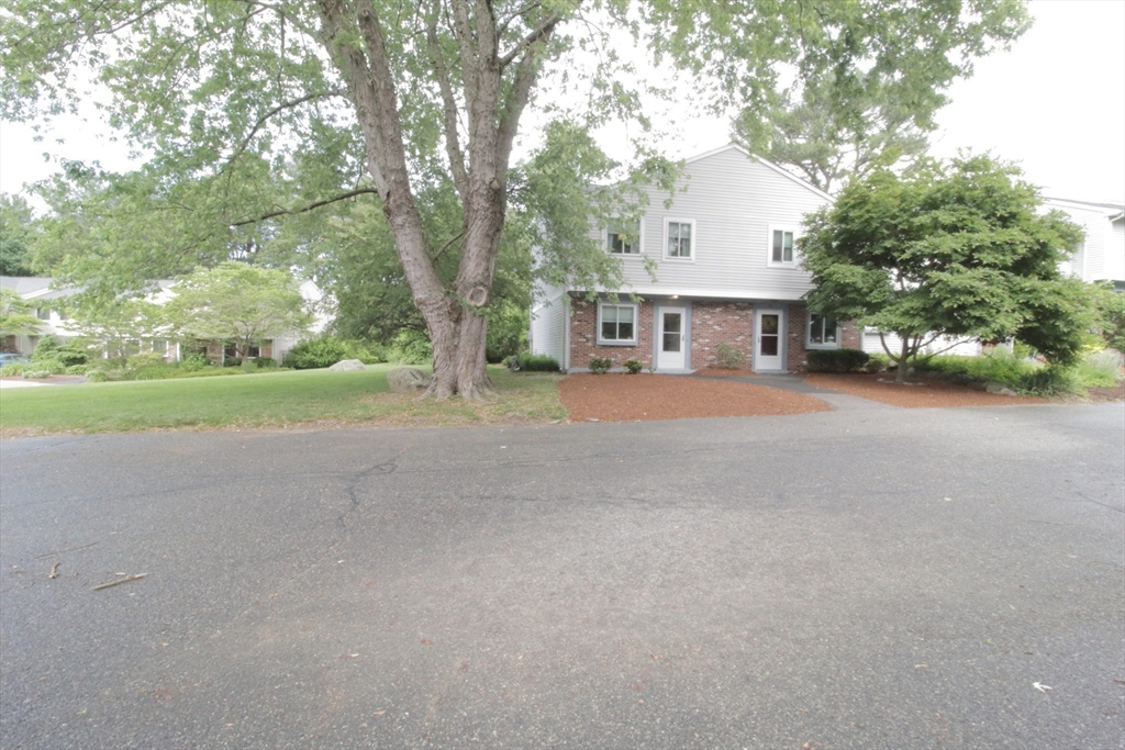 19 Apple Tree Hill Road, Unit 19 Hopkinton, MA 01748 - Photo 3 of 16 Gallery Image 3