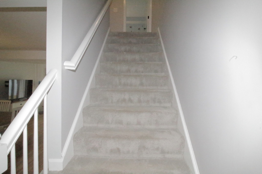 19 Apple Tree Hill Road, Unit 19 Hopkinton, MA 01748 - Photo 8 of 16 Gallery Image 8