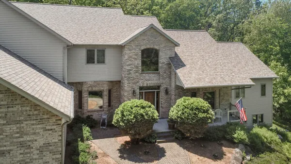 $875,000 | S4349 Fox Hill Circle, Baraboo, WI 53913