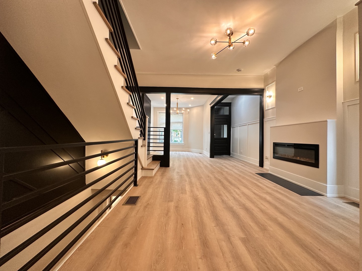 4409 South Prairie Avenue Chicago, IL 60653 - Photo 14 of 44 a view of gallery with wooden floor