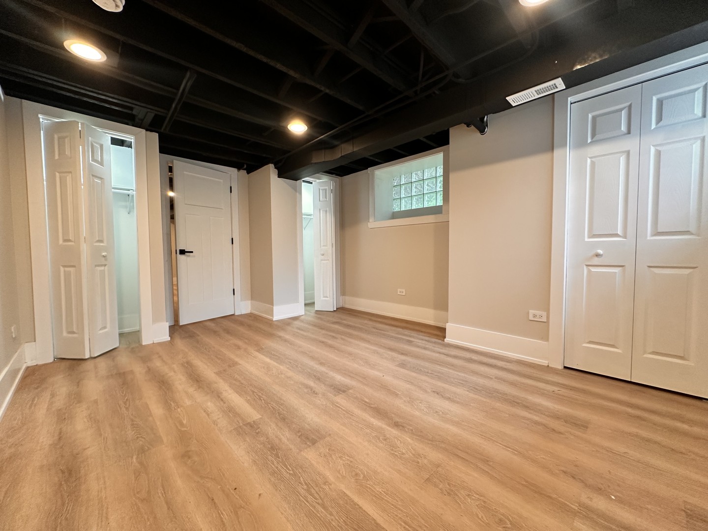 4409 South Prairie Avenue Chicago, IL 60653 - Photo 38 of 44 a view of empty room