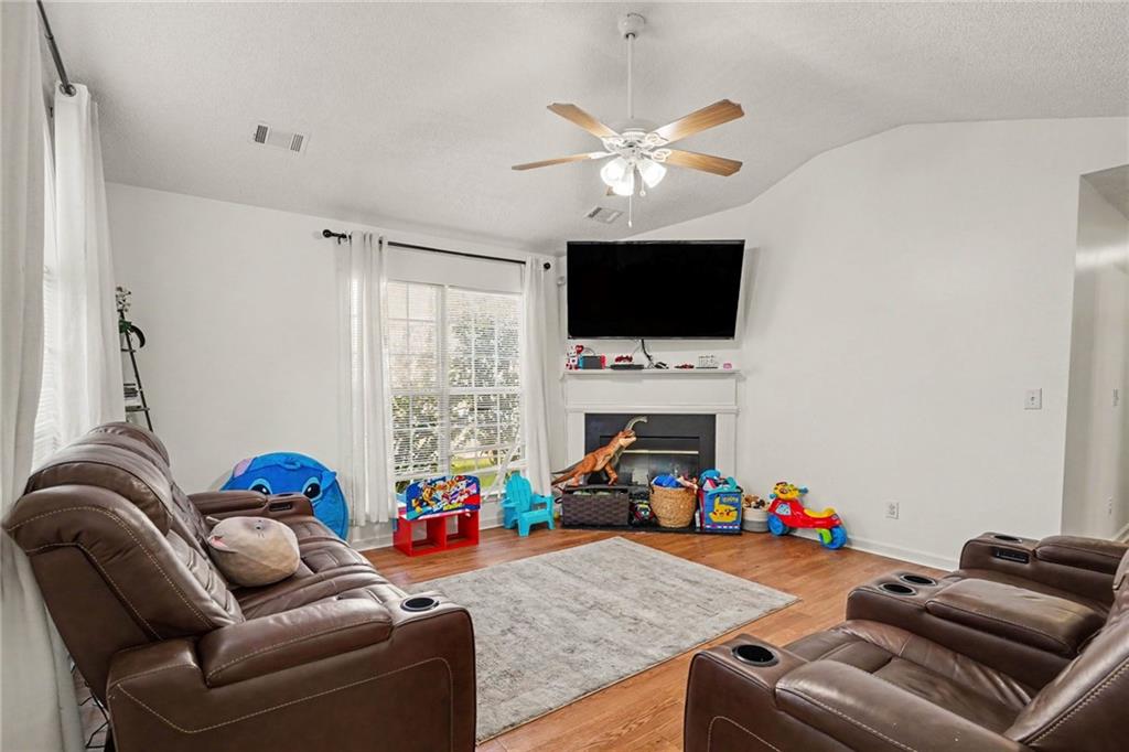 256 Galway Lane Hampton, GA 30228 - Photo 10 of 32 Gallery Image 10