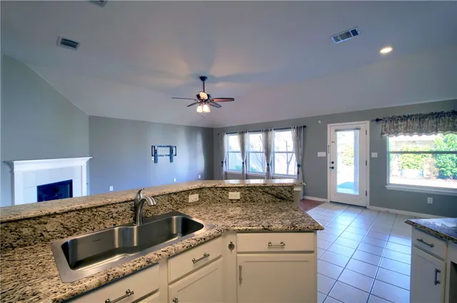 $2,275 | 129 Copperwood Loop, Round Rock, TX 78665