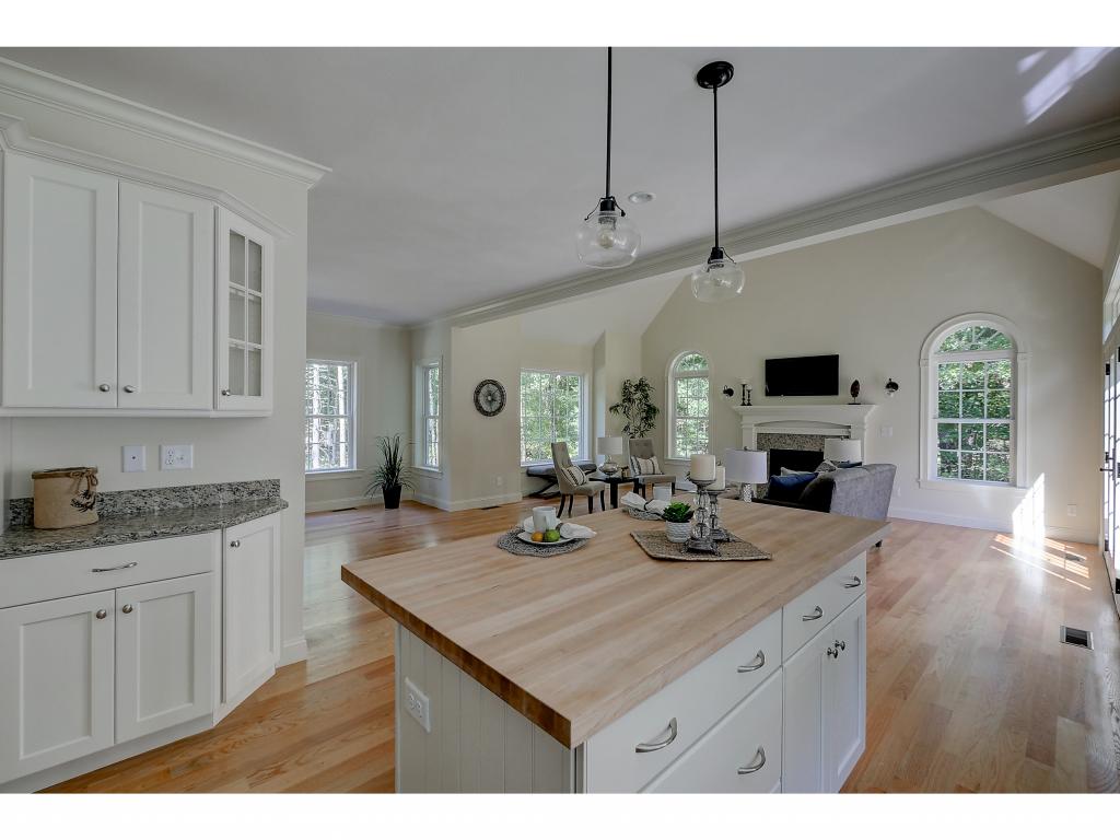 26 Pond Parish Road Amherst, NH 03031 - Photo 5 of 29