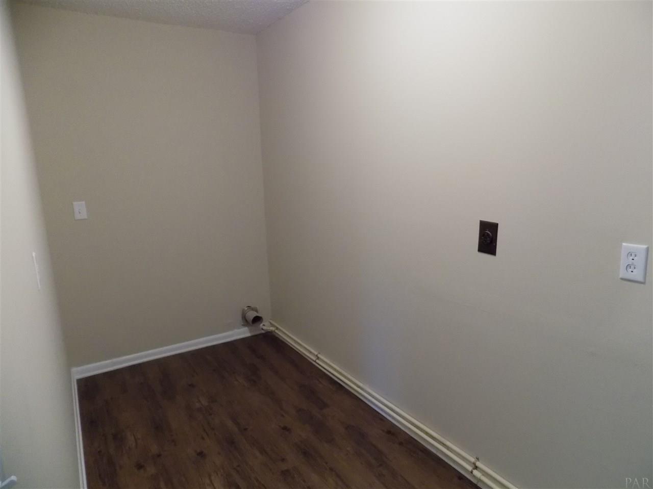 556 Woodlow Road Niceville, FL 32578 - Photo 11 of 23 Gallery Image 11