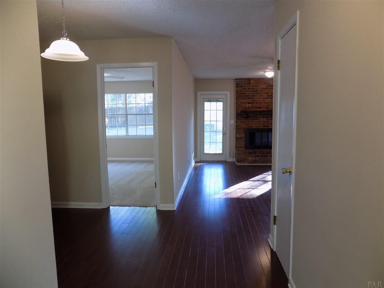 556 Woodlow Road Niceville, FL 32578 - Photo 4 of 23 Gallery Image 4