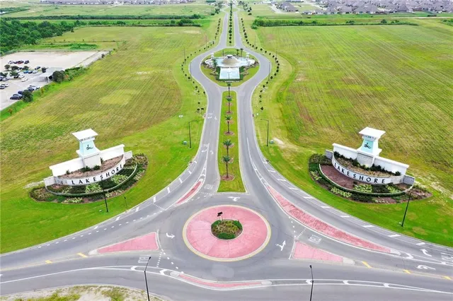 $255,000 | 353 East Lake Drive, Slidell, LA 70461