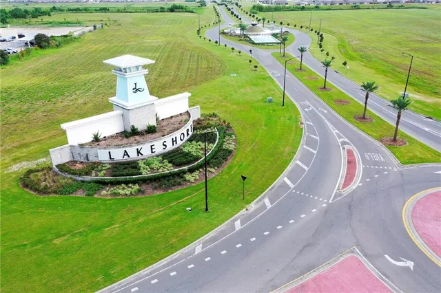 $255,000 | 353 East Lake Drive, Slidell, LA 70461