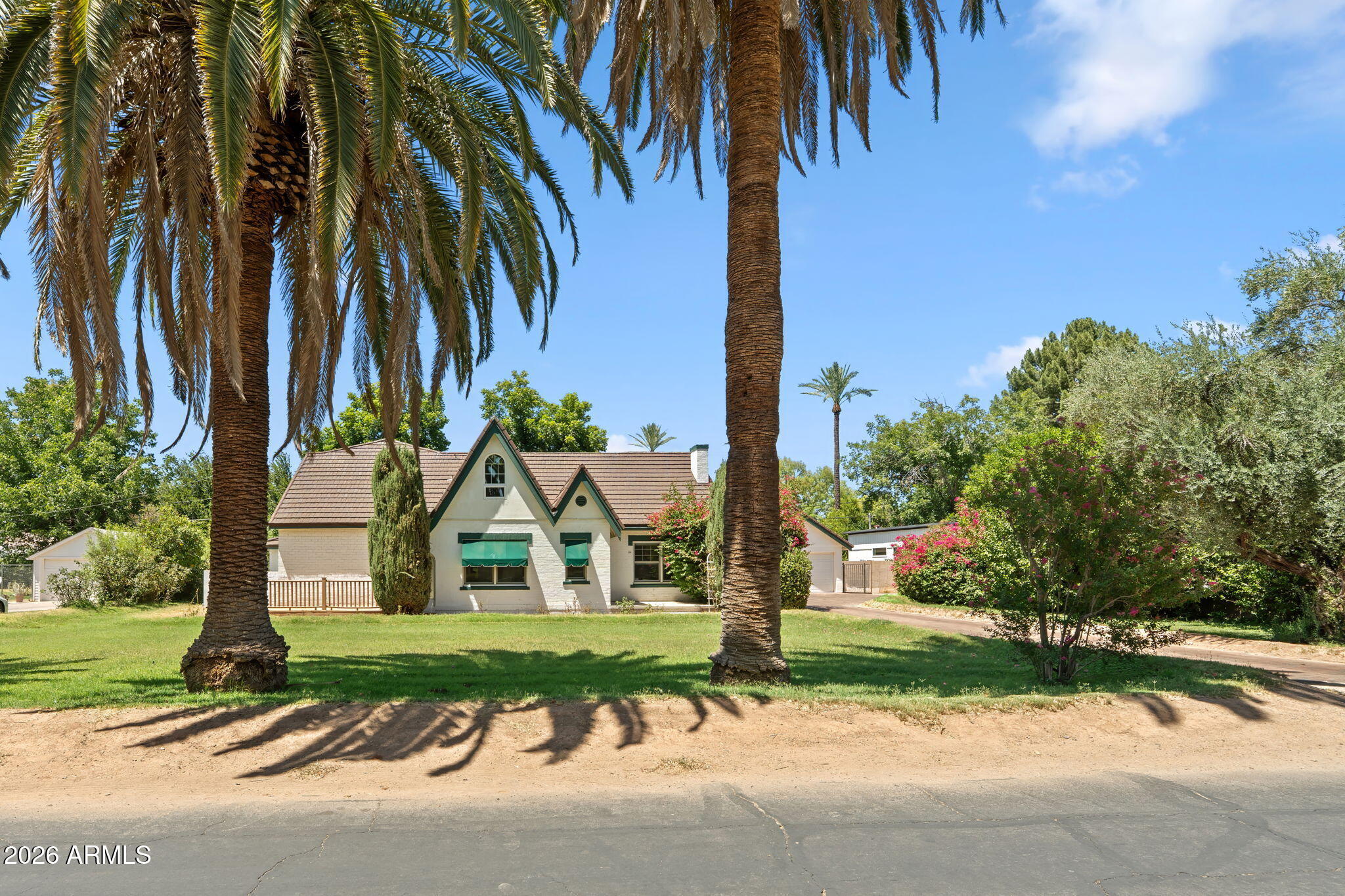 14 West Colter Street Phoenix, AZ 85013 - Photo 3 of 52