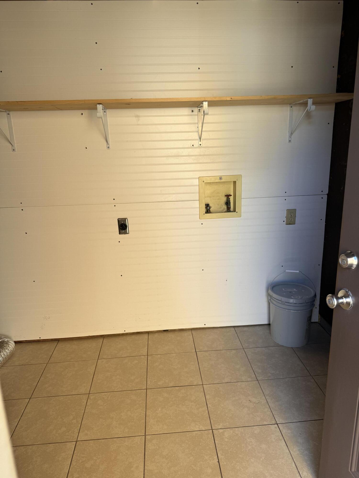 226 Pelham Road, Unit 6 Fort Walton Beach, FL 32547 - Photo 10 of 11 a view of a storage room