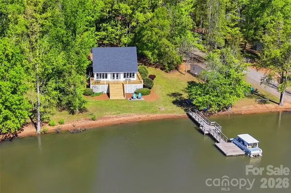 $720,000 | 449 Island View Drive, Lexington, NC 27292