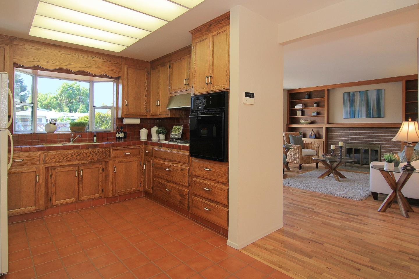 108 Calabasas Road Watsonville, CA 95076 - Photo 9 of 34 Gallery Image 9