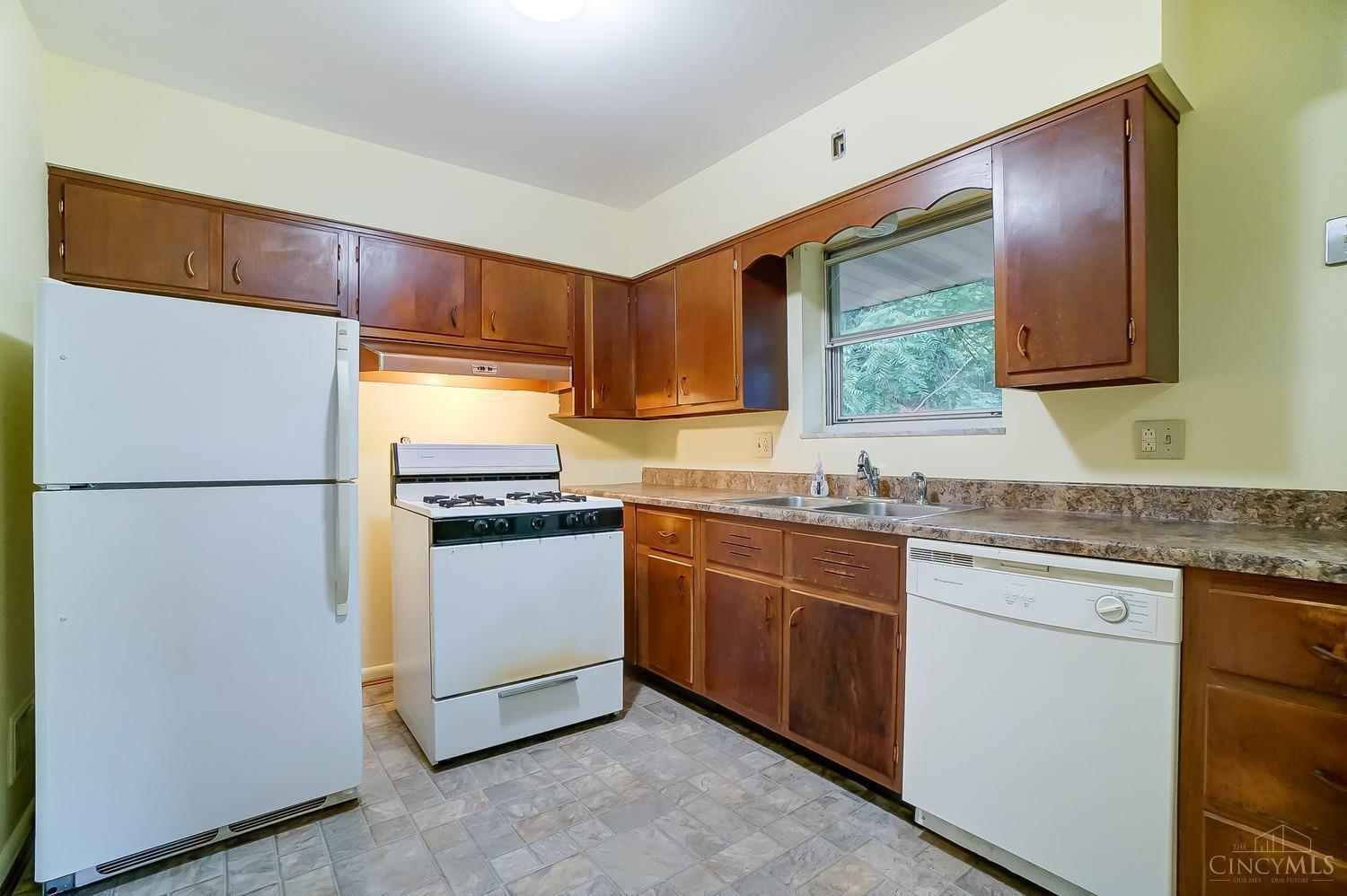 1325 Fuhrman Road Reading, OH 45215 - Photo 10 of 39 Gallery Image 10