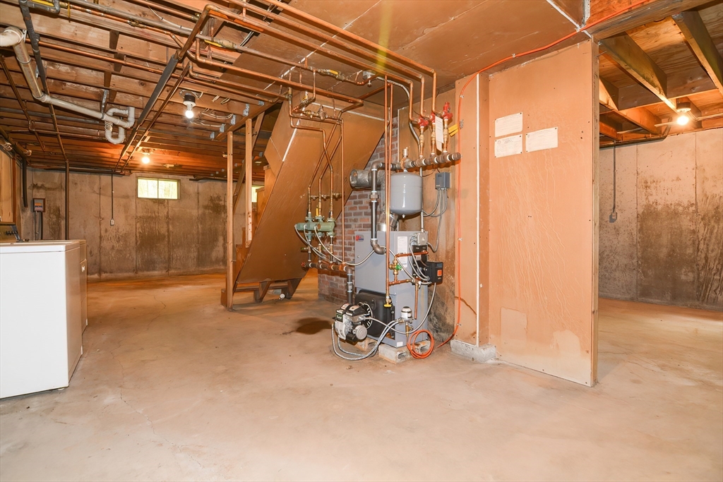 317 Fowler Road Northbridge, MA 01534 - Photo 38 of 40 a view of a room with gym equipment