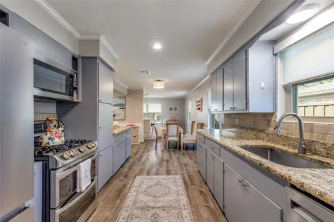 $470,000 | 2476 Pinebluff Drive, Dallas, TX 75228