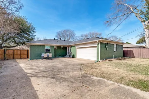 $460,000 | 2476 Pinebluff Drive, Dallas, TX 75228