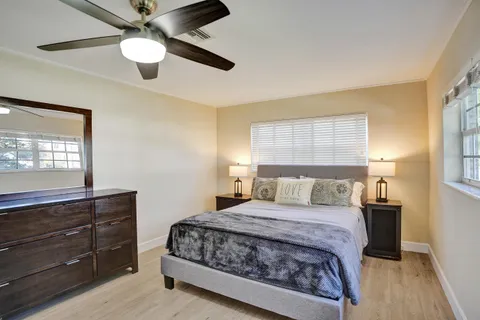 $1,125,000 | 3930 Northeast 21st Avenue, Fort Lauderdale, FL 33308