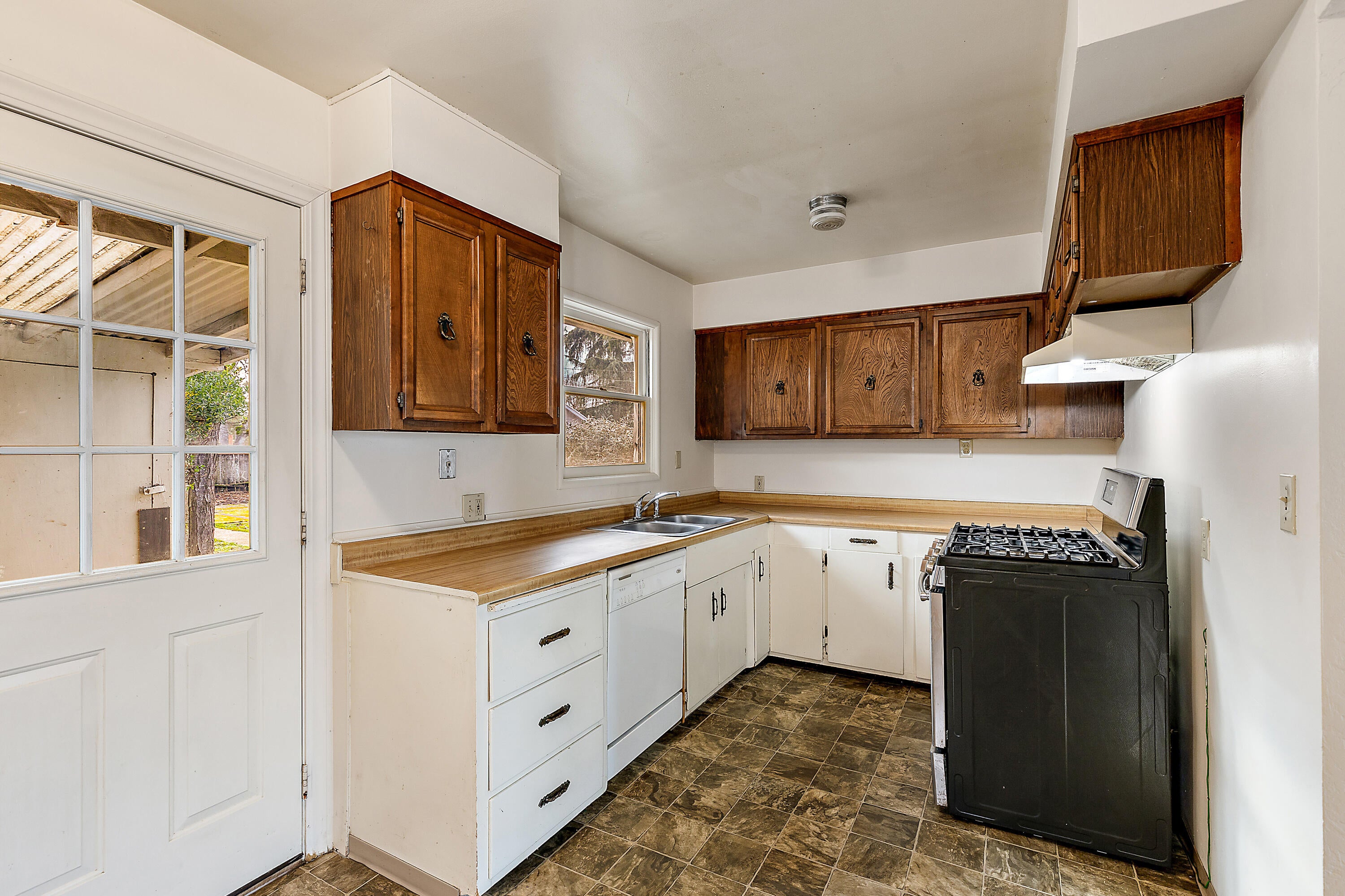1484 Ridge Way Medford, OR 97504 - Photo 13 of 29 RW(19)