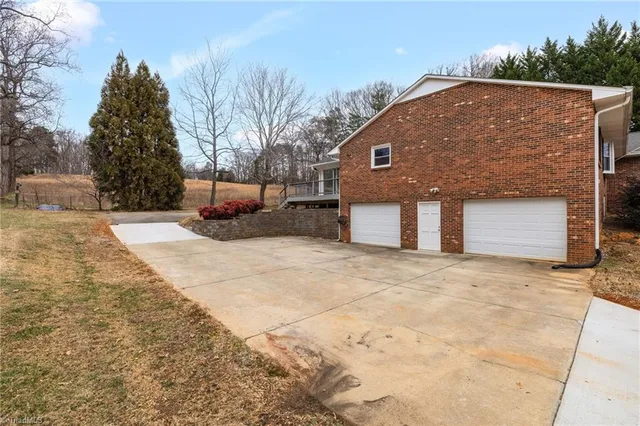 $409,900 | 1175 Whispering Pines Drive, Kernersville, NC 27284