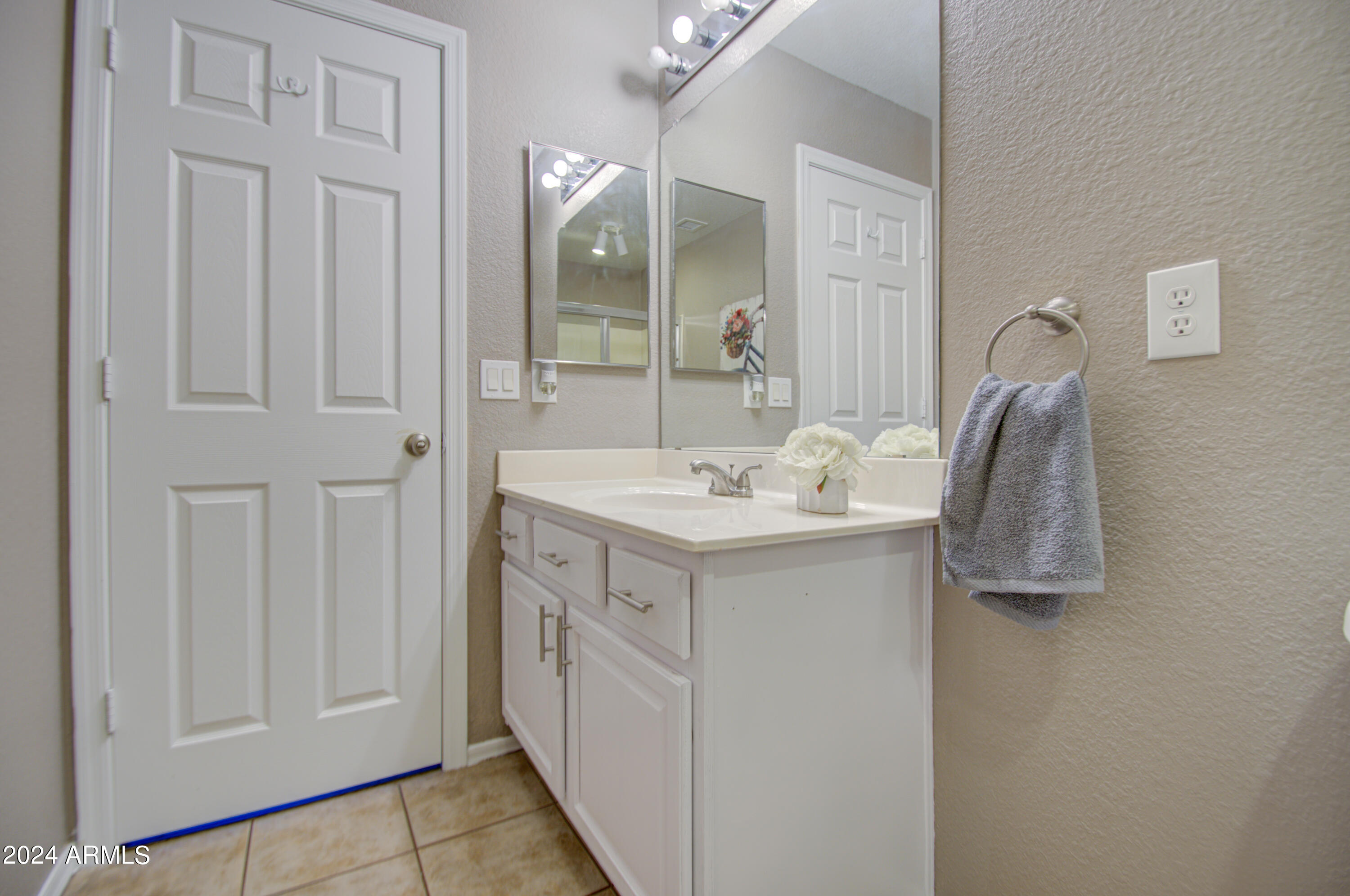 17473 West Calavar Road Surprise, AZ 85388 - Photo 21 of 35 Primary Bath 3