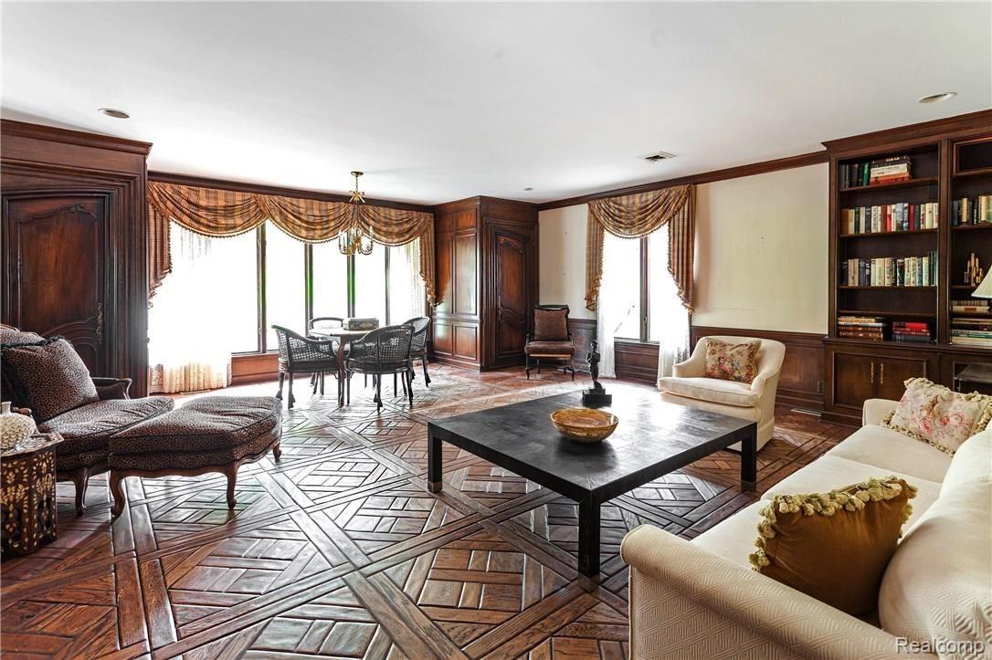 32487 Scottsdale Road Farmington, MI 48334 - Photo 9 of 32 8 Family room contrasted.jpg
