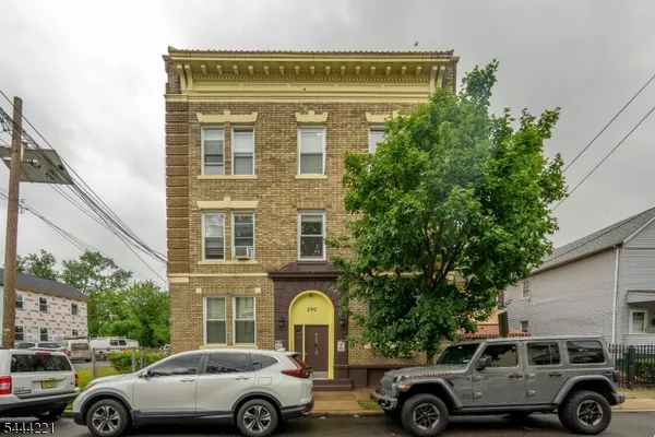 $2,100 | 290 Ogden Street, Orange, NJ 07050