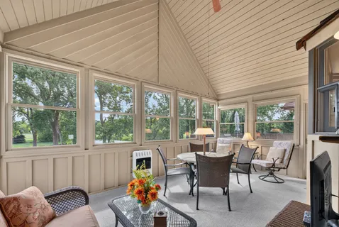 $1,250,000 | 2005 Selkirk Court, Inverness, IL 60010