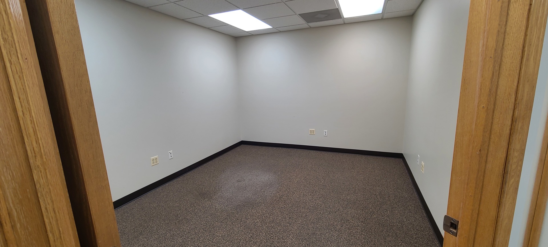 19149 South Blackhawk Parkway Mokena, IL 60448 - Photo 11 of 12 a view of a small space