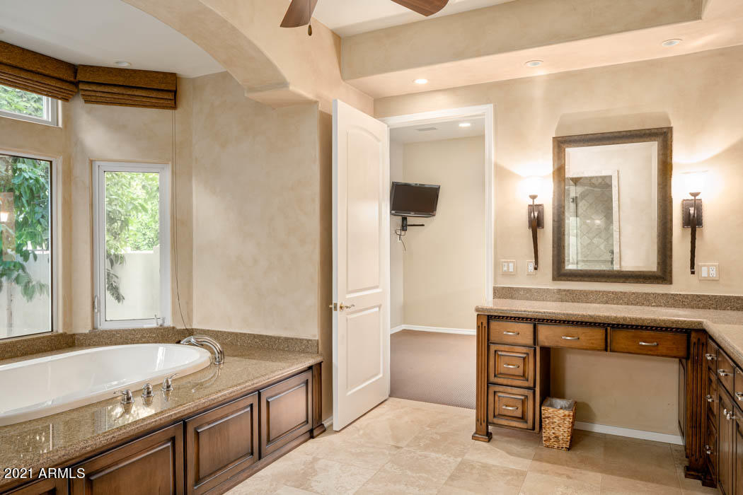 7475 East Jackrabbit Road Scottsdale, AZ 85250 - Photo 13 of 31 13 Master Bath