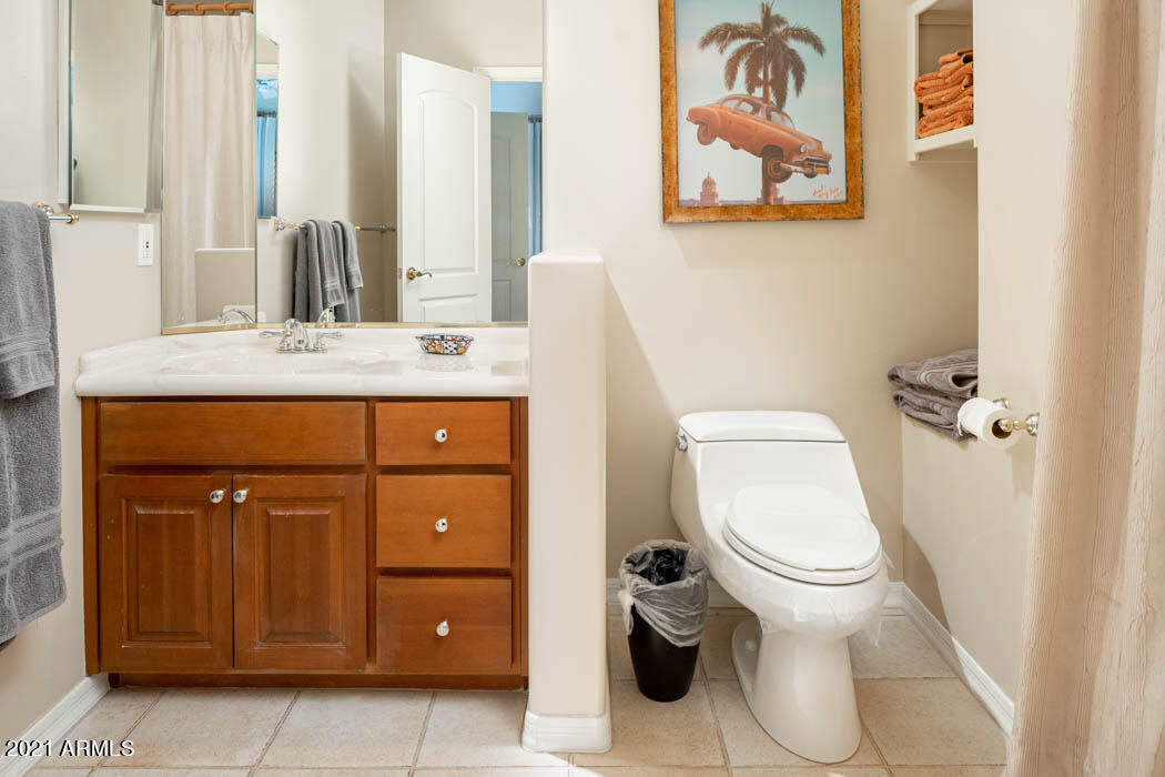 7475 East Jackrabbit Road Scottsdale, AZ 85250 - Photo 23 of 31 23 Jack&Jill Bath