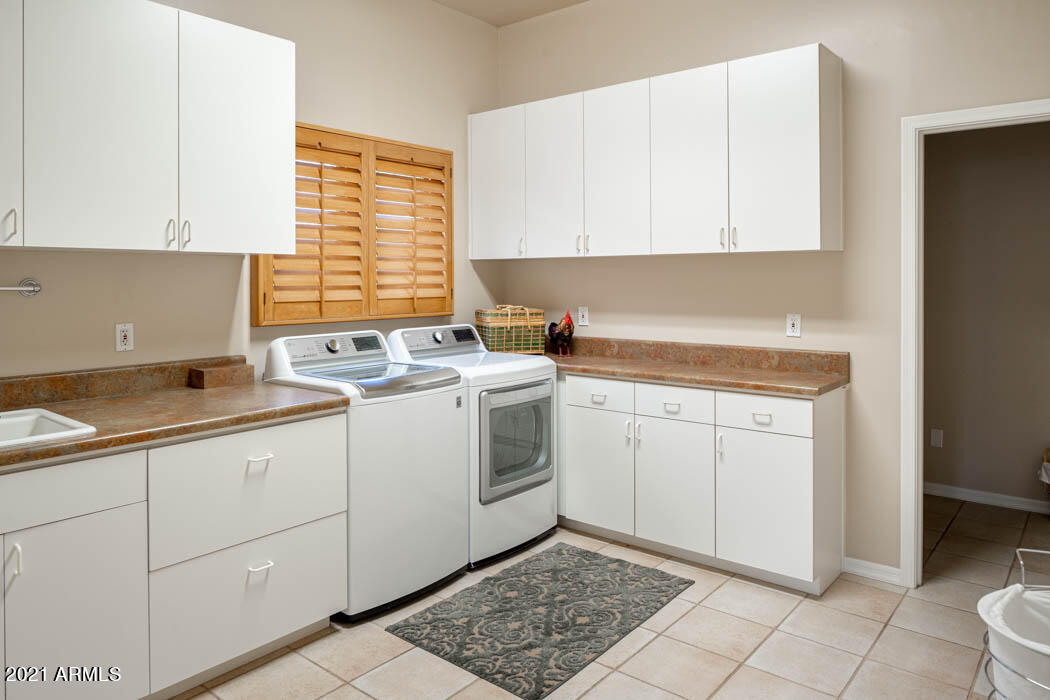 7475 East Jackrabbit Road Scottsdale, AZ 85250 - Photo 30 of 31 30 Laundry Room