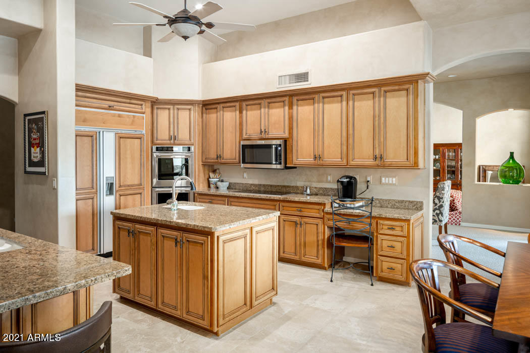 7475 East Jackrabbit Road Scottsdale, AZ 85250 - Photo 8 of 31 07 Kitchen