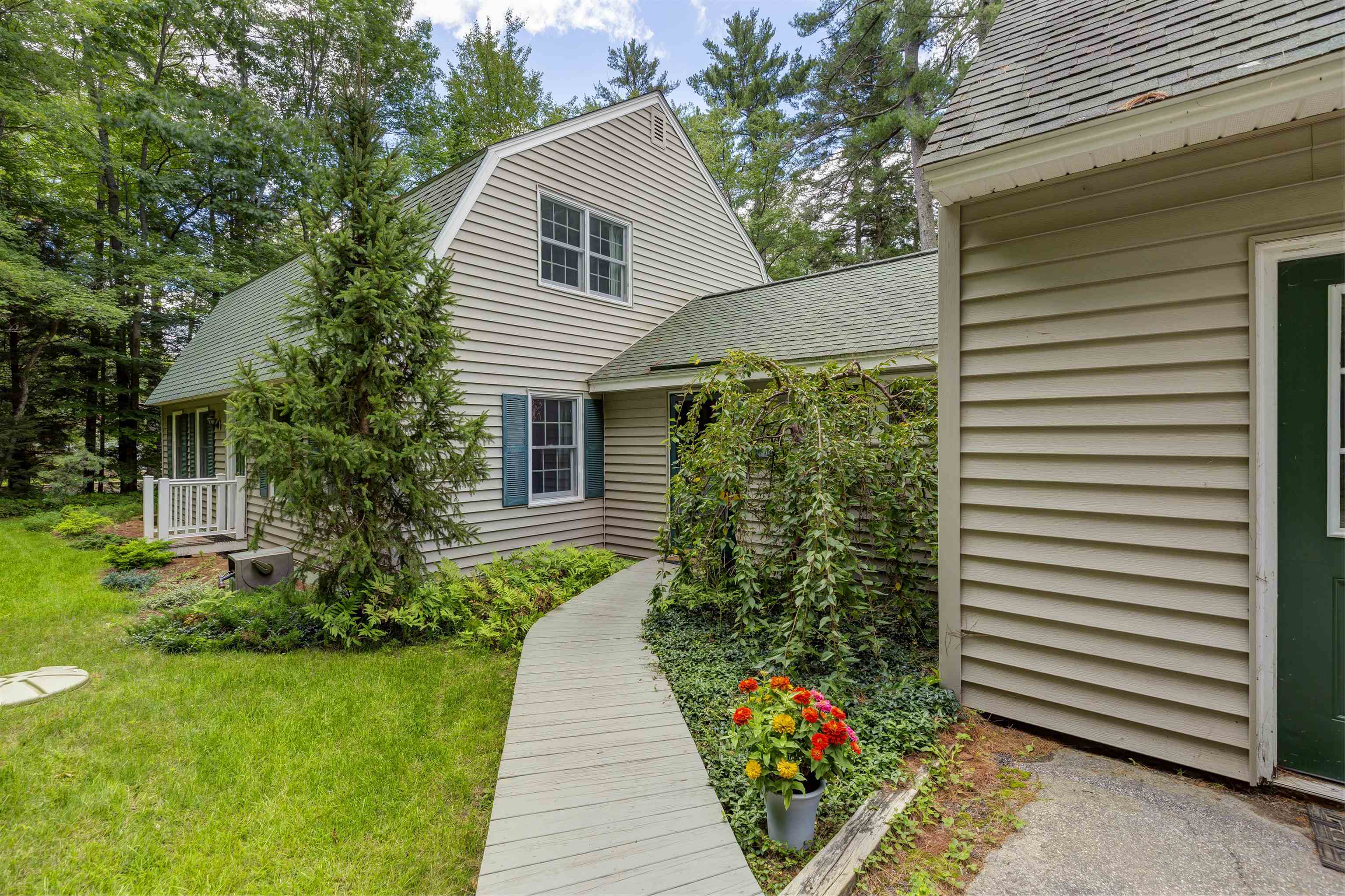 9 Northshore Road Sunapee, NH 03782 - Photo 5 of 32