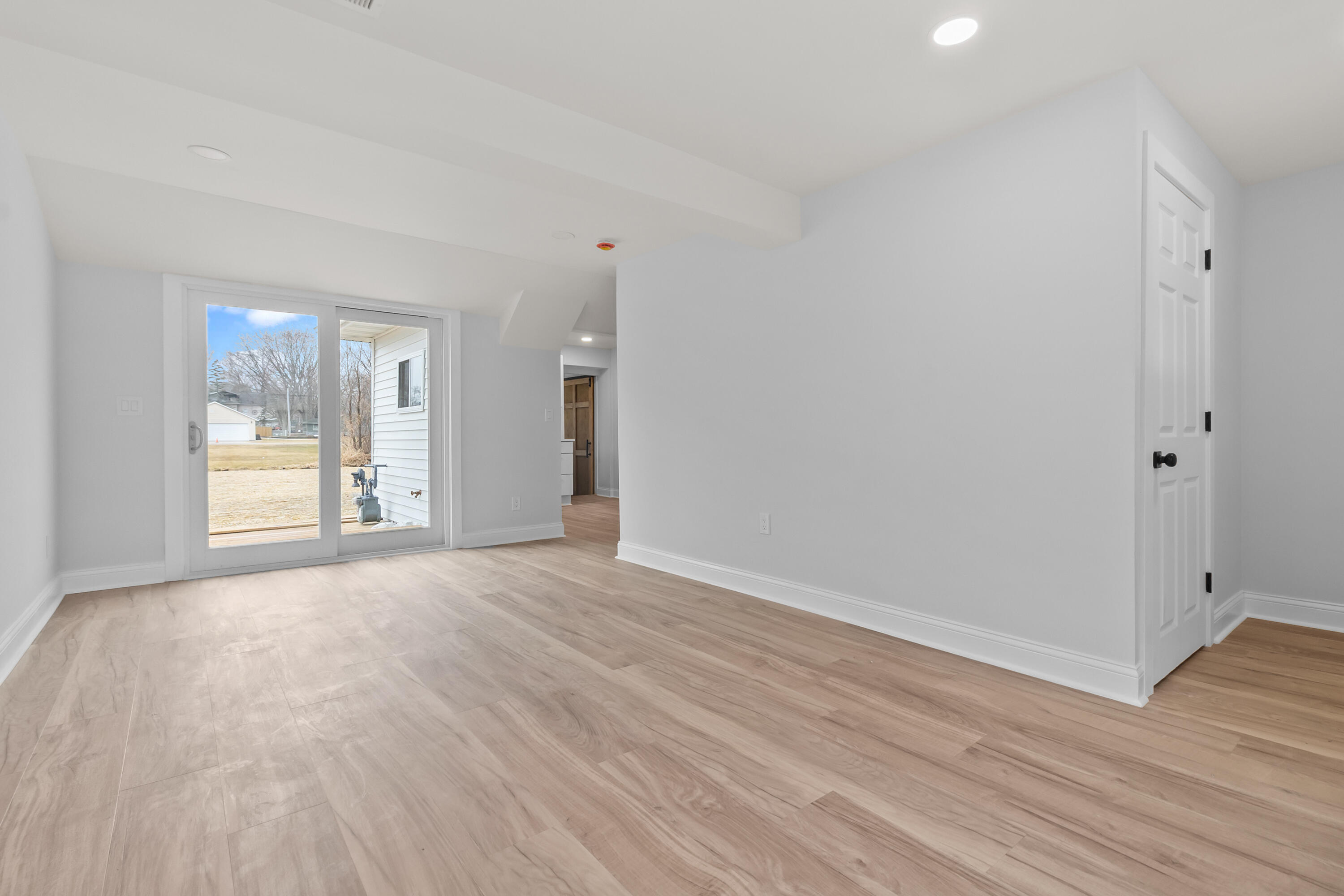 4227 Chestnut Street Delavan, WI 53115 - Photo 2 of 17 living room