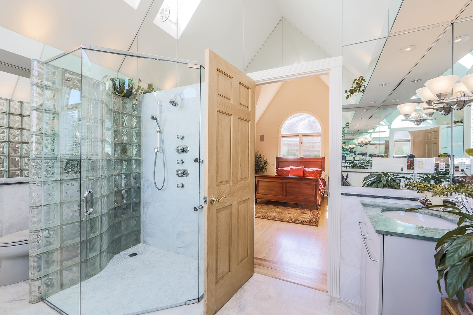 212 Stanley Avenue Park Ridge, IL 60068 - Photo 21 of 33 a bathroom with a shower