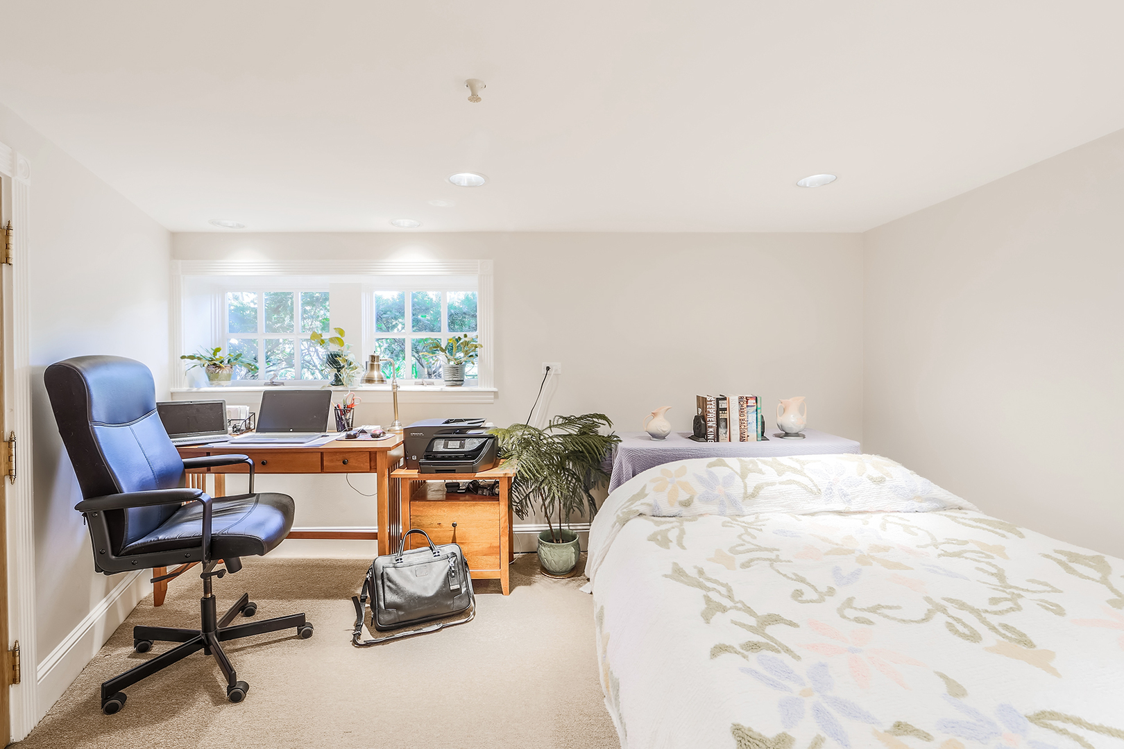 212 Stanley Avenue Park Ridge, IL 60068 - Photo 27 of 33 a living room with furniture and a large window