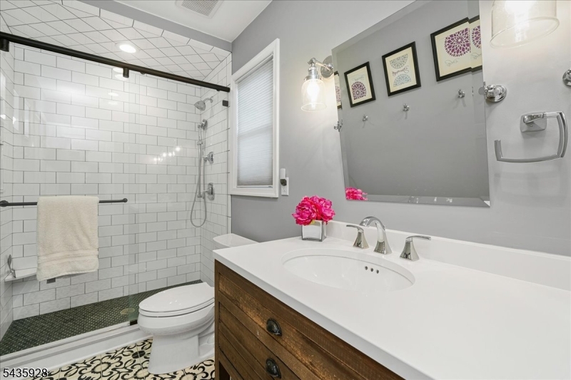 41 East Shore Road Denville, NJ 07834 - Photo 34 of 37