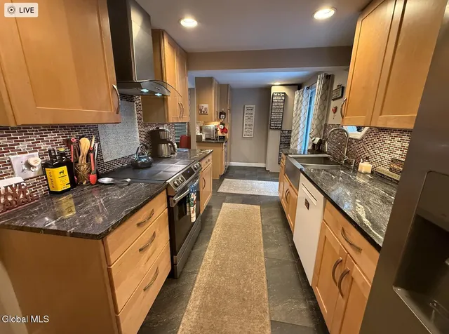 $335,000 | 109 Thimbleberry Road, Ballston Spa, NY 12020