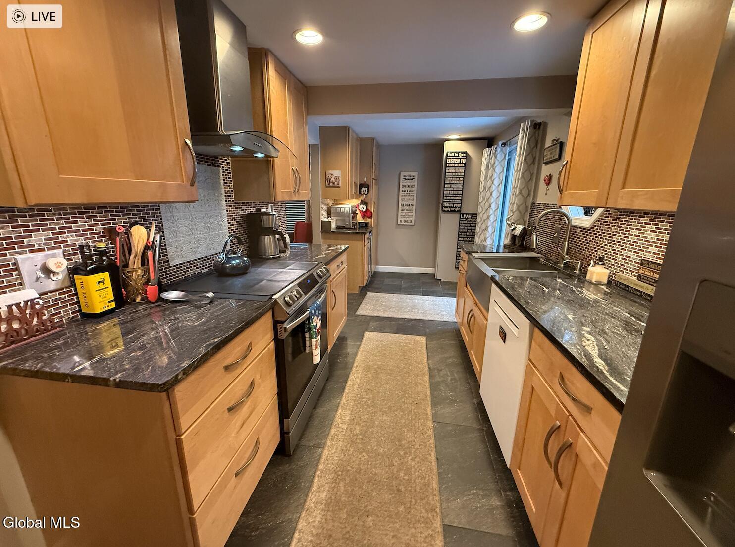 109 Thimbleberry Road Ballston Spa, NY 12020 - Photo 15 of 63 Screen Shot 2025-12-03 at 3.19.04 PM