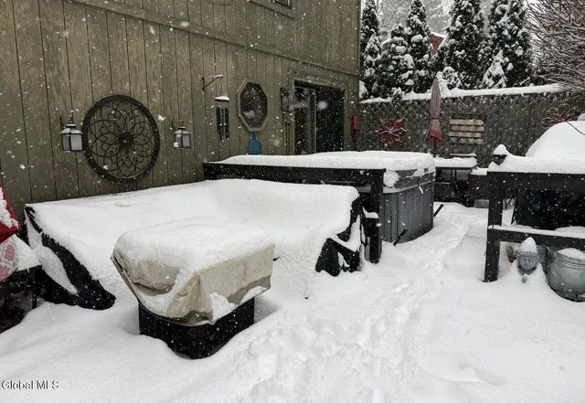 $335,000 | 109 Thimbleberry Road, Ballston Spa, NY 12020