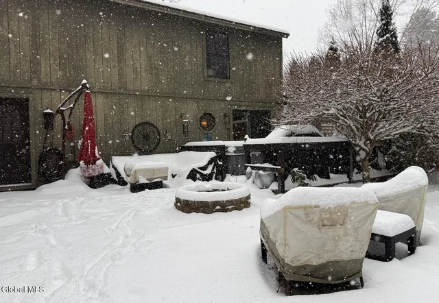 $335,000 | 109 Thimbleberry Road, Ballston Spa, NY 12020