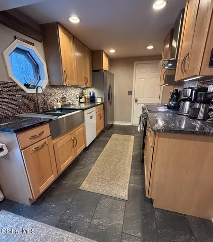 $335,000 | 109 Thimbleberry Road, Ballston Spa, NY 12020