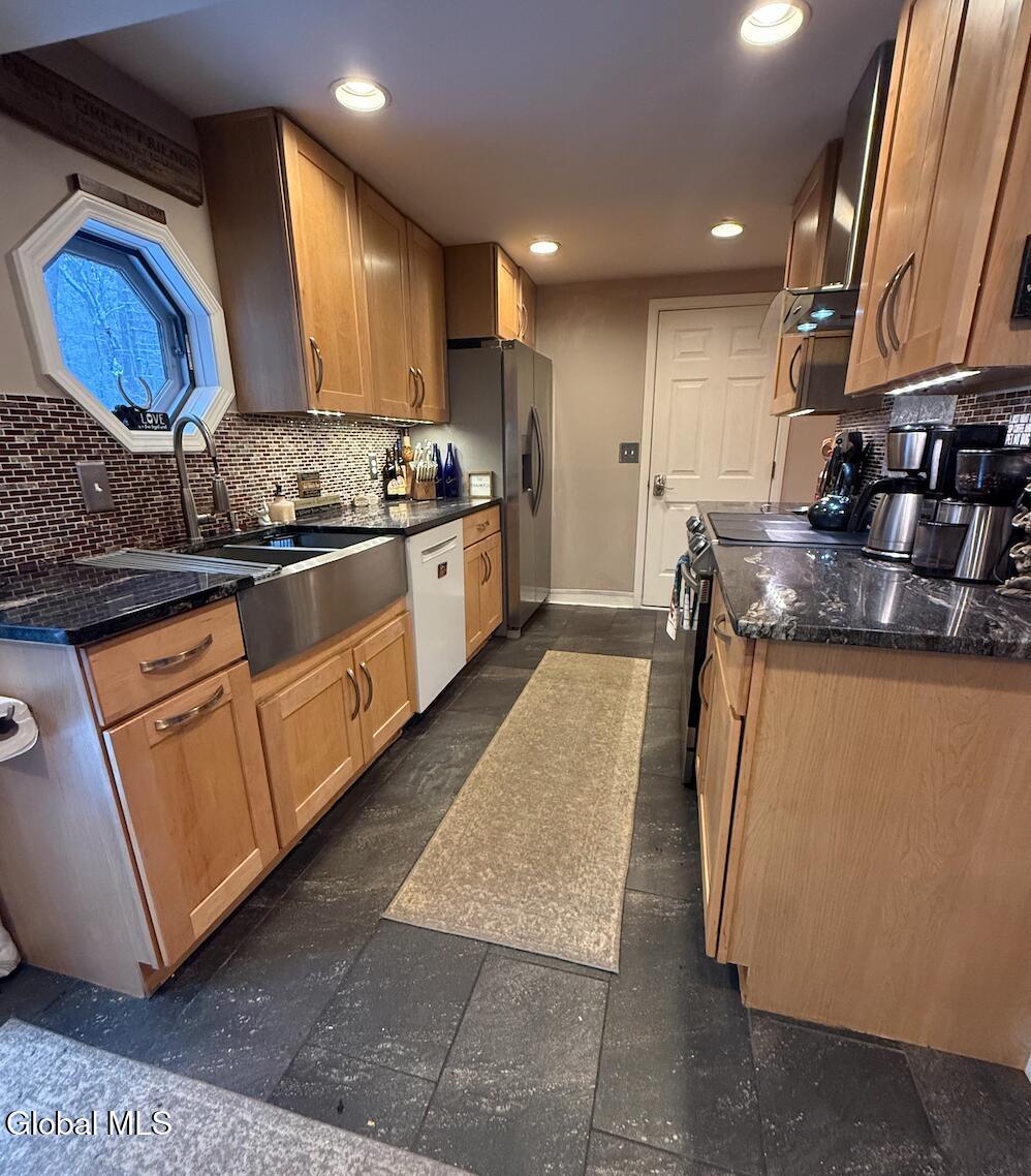 109 Thimbleberry Road Ballston Spa, NY 12020 - Photo 45 of 63 Screen Shot 2025-12-03 at 3.18.20 PM