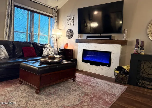 $335,000 | 109 Thimbleberry Road, Ballston Spa, NY 12020